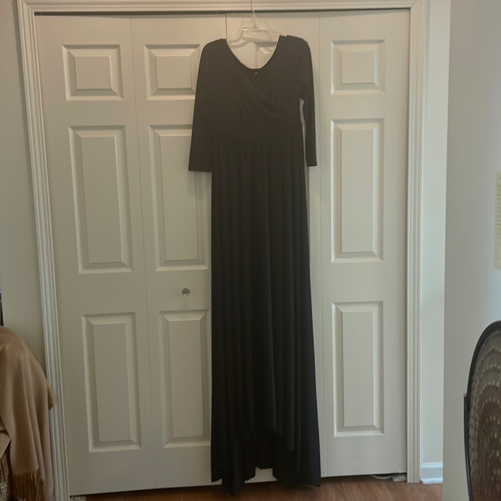 Women’s Black Long Gown. SZ L